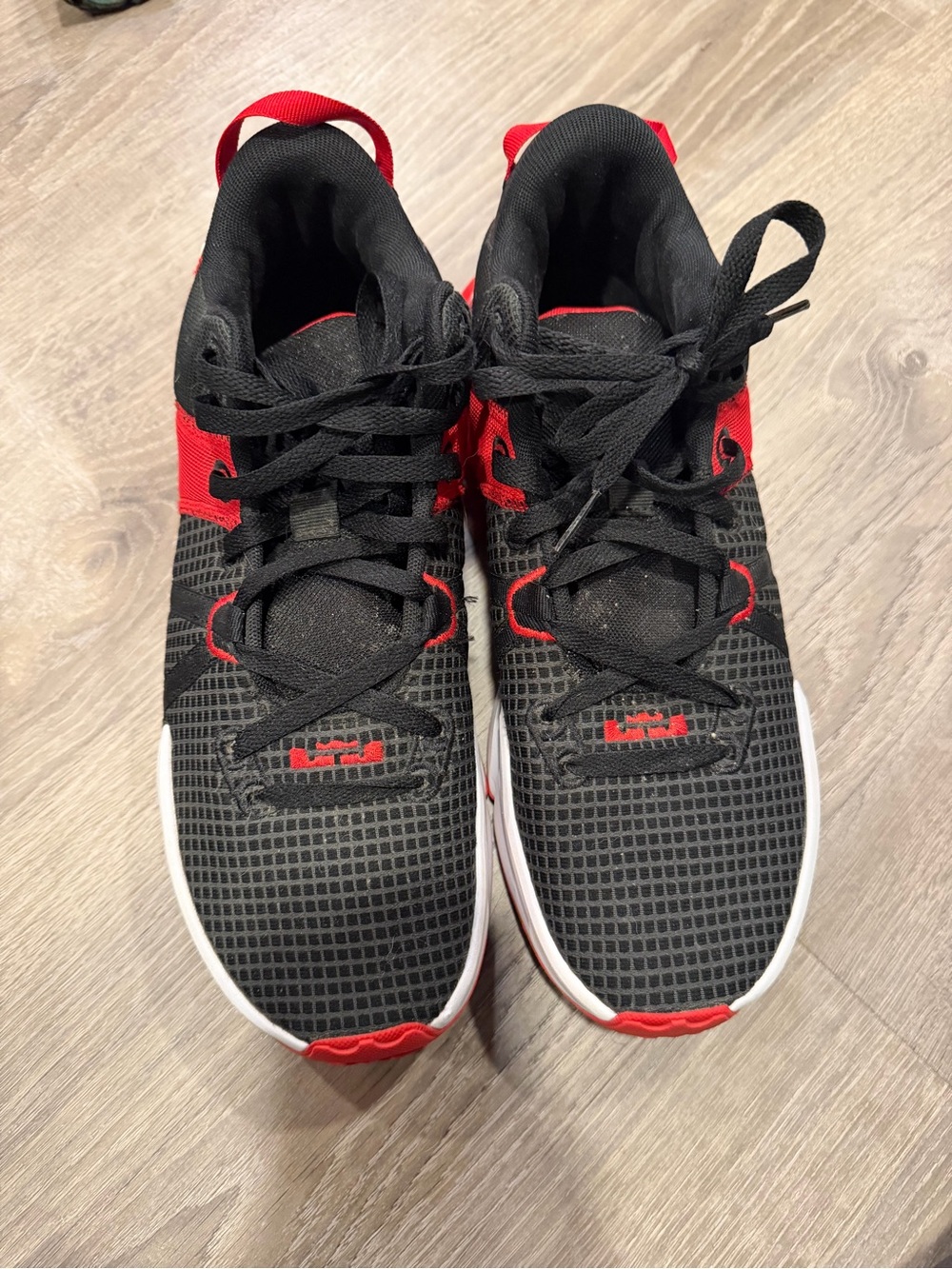 Nike Black and Red Men's Athletic Sneakers